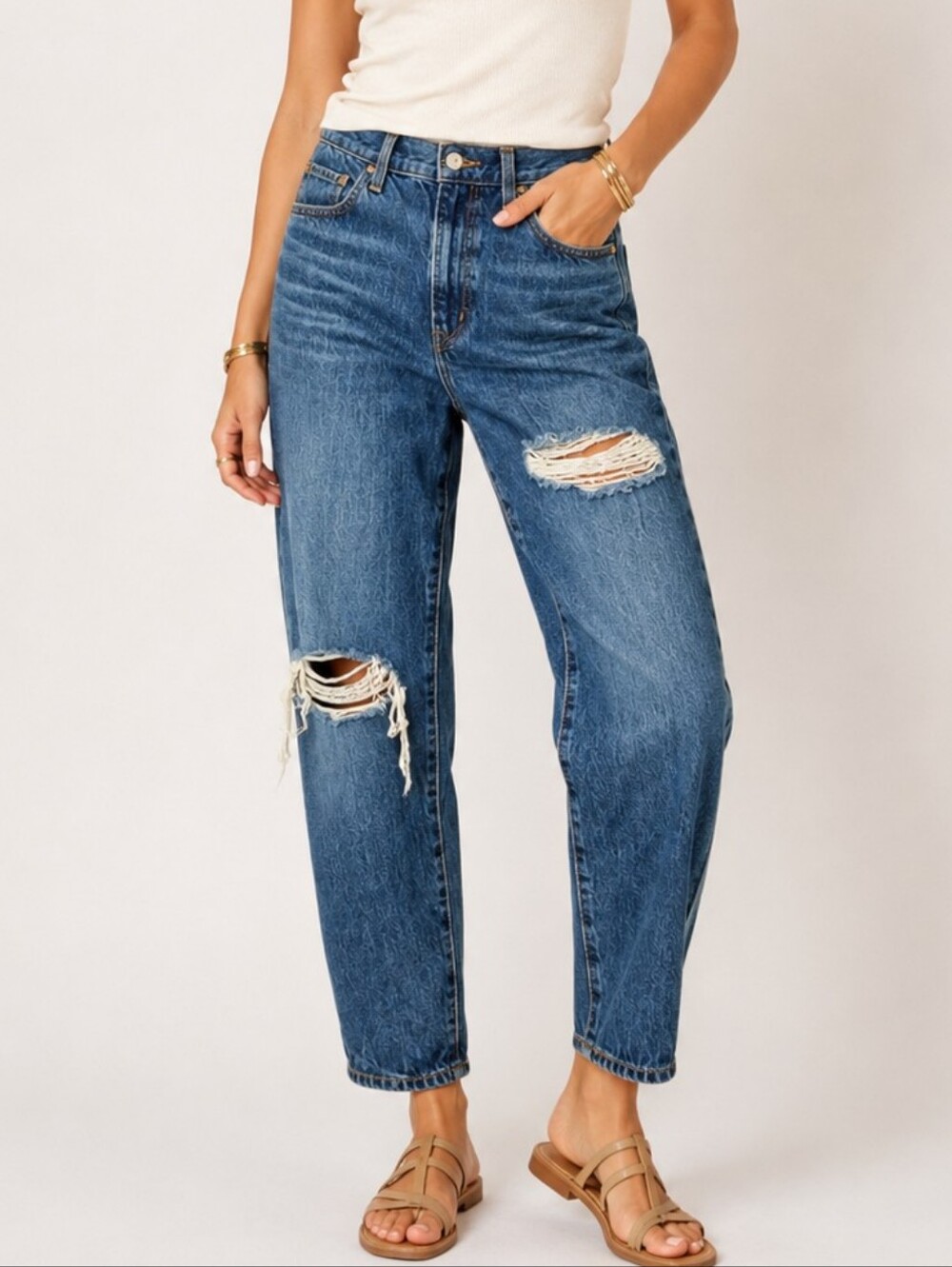 Levi's High Waisted Mom Jeans 100% Cotton Distressed Holes Womens Size 31 X 27